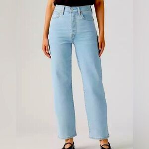 NWT Levi’s Ribcage Straight Ankle Jeans in All Alone Clean (Light Wash), Size 23